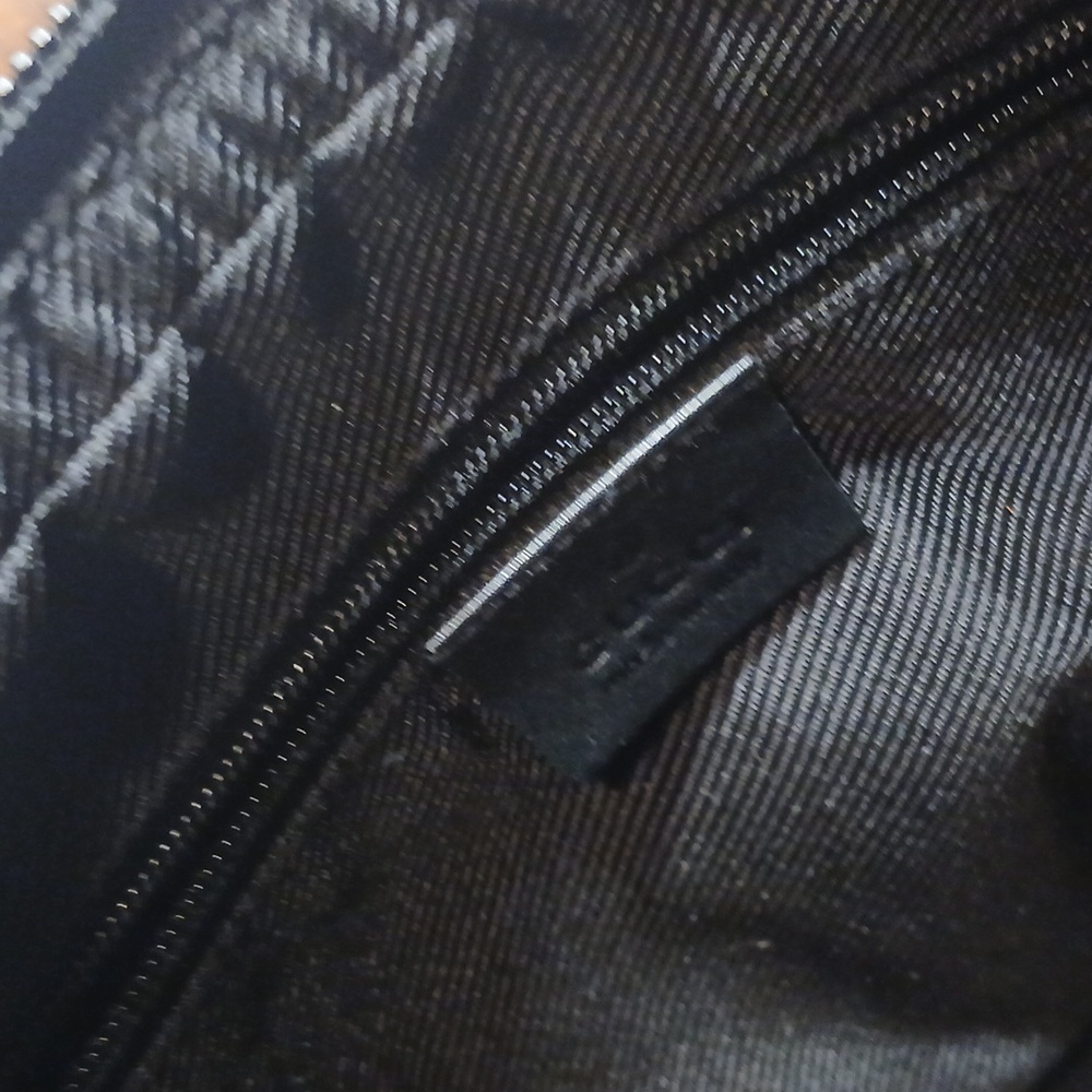 Authentic Gucci Black Hand Bag - Picture 13 of 16